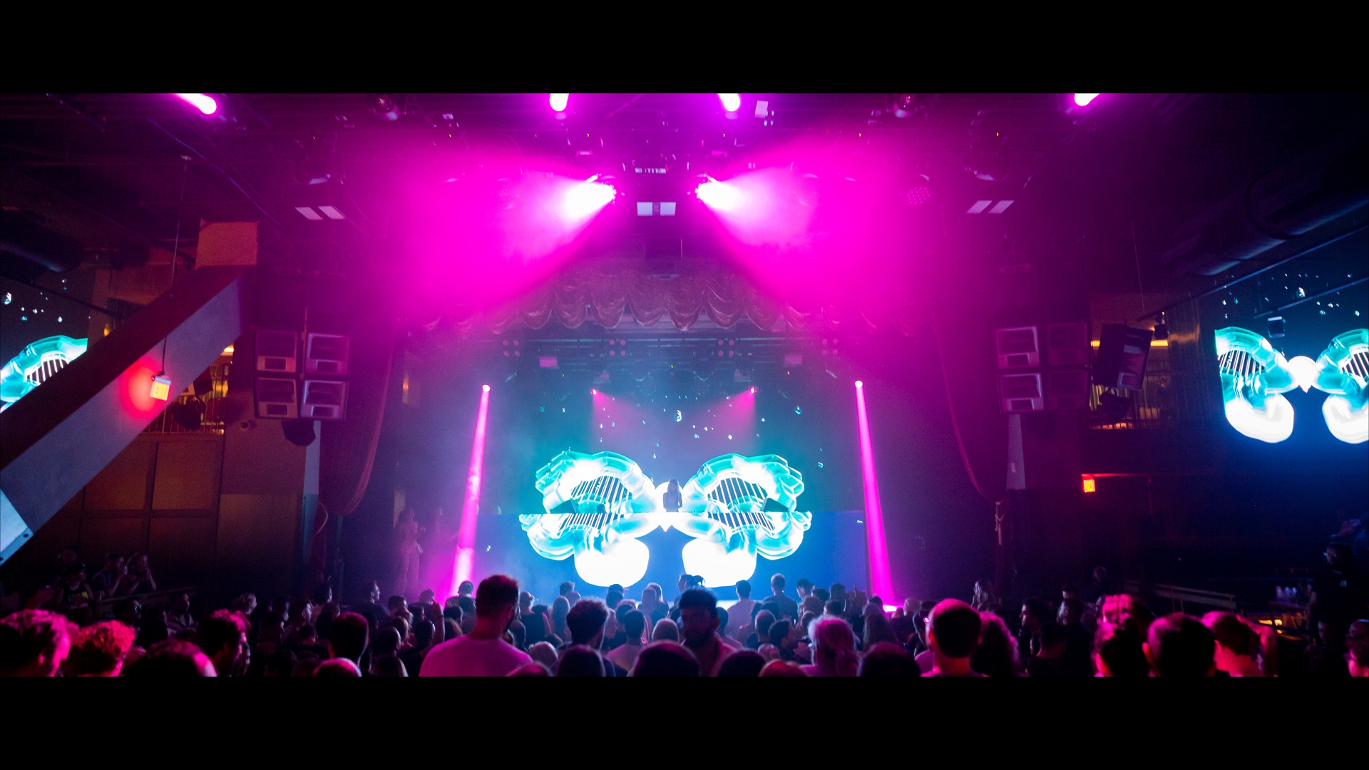 Yana Butterfly at Big Night Live shot by Shamada Productions